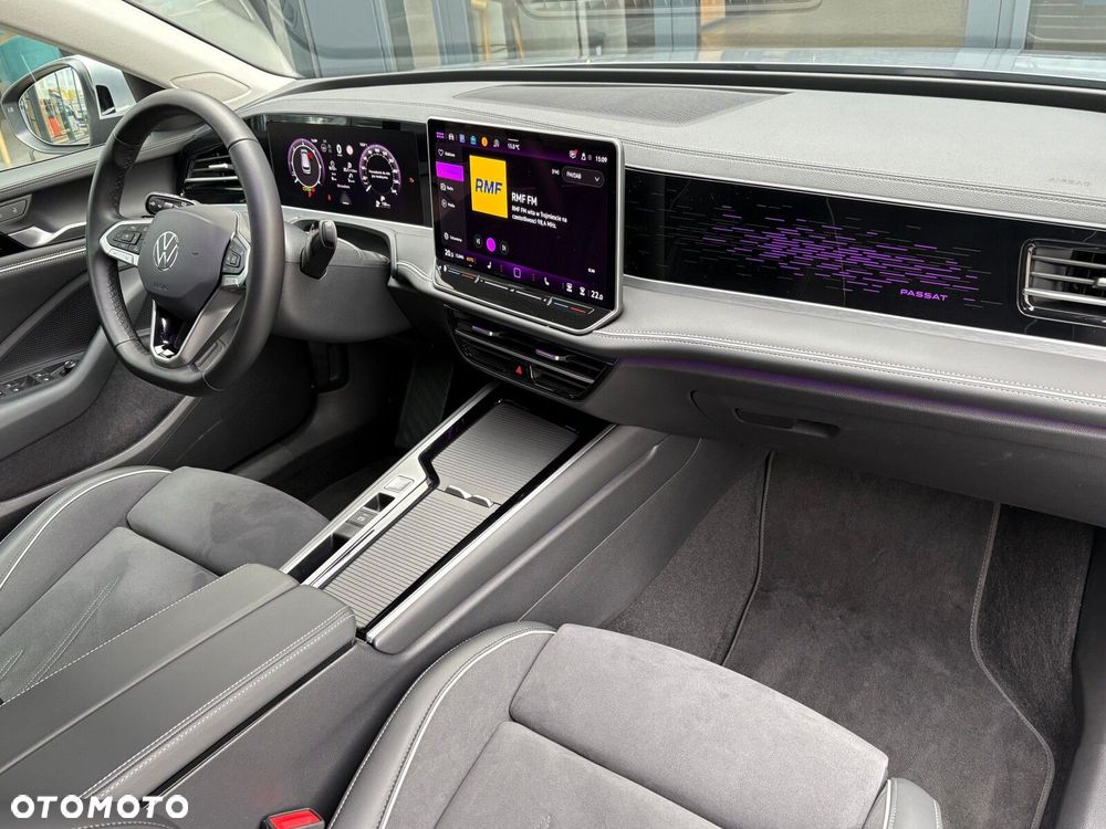 Volkswagen Passat Variant 2.0 TDI EVO Elegance DSG - 20