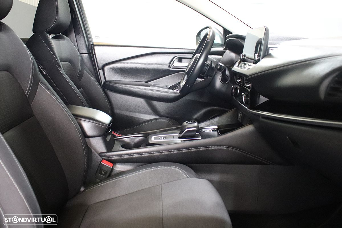 Nissan Qashqai 1.3 DIG-T N-Connecta Xtronic - 23