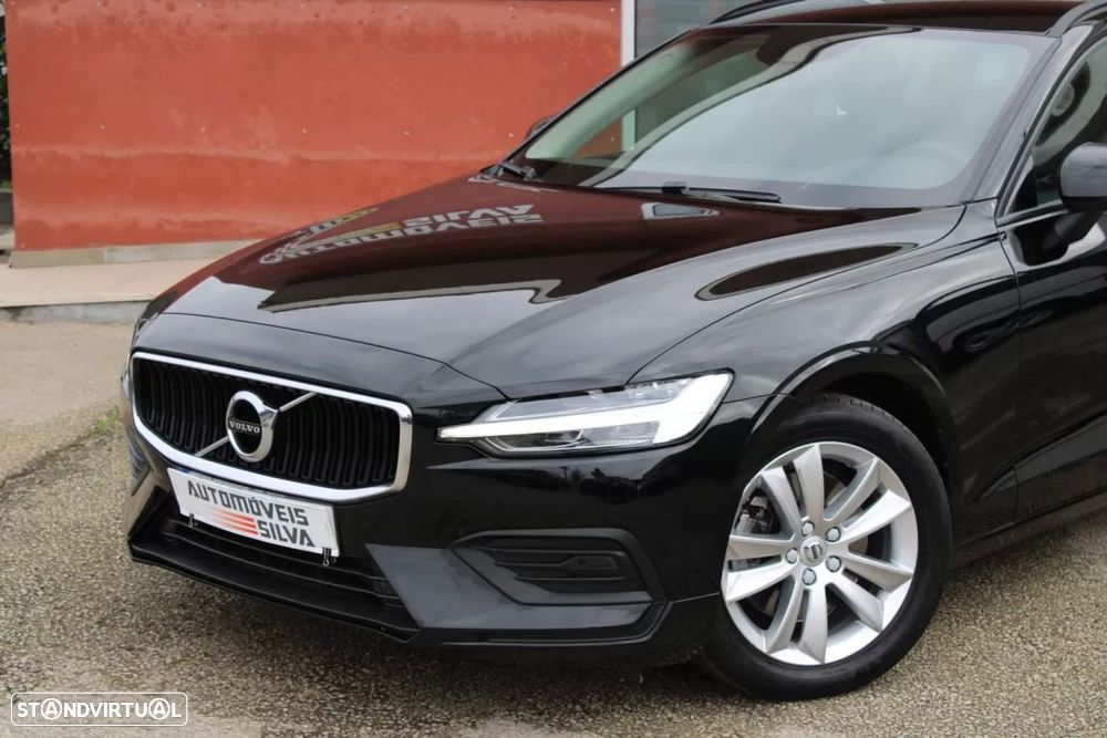 Volvo V60 2.0 B4 Momentum Core Geartronic - 2
