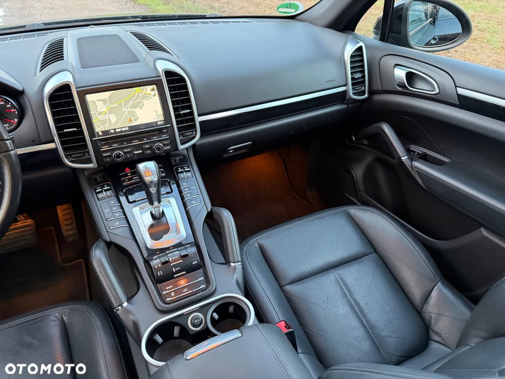 Porsche Cayenne Diesel Platinum Edition - 24