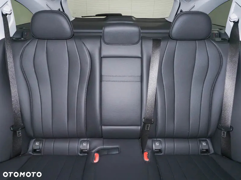 Mercedes-Benz Klasa E 220 d T 4Matic All-Terrain 9G-TRONIC - 11
