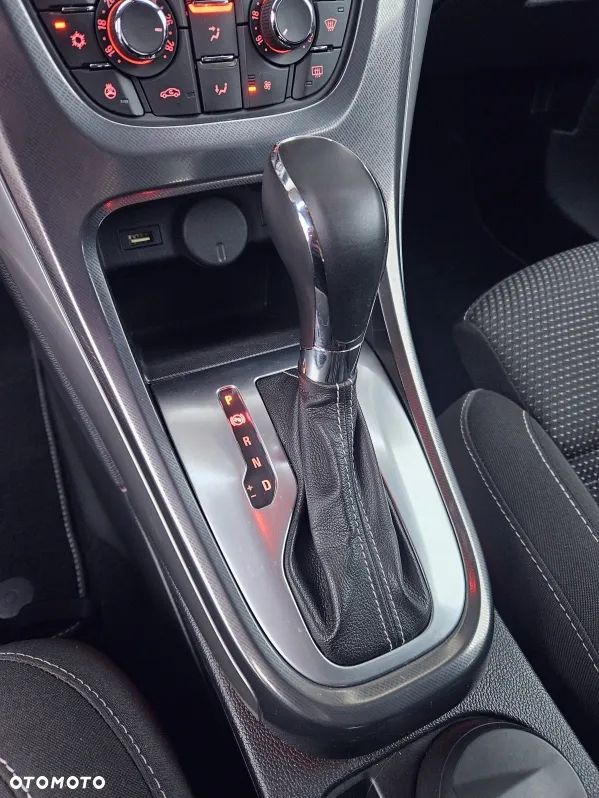 Opel Astra 2.0 CDTI DPF Automatik Cosmo - 16