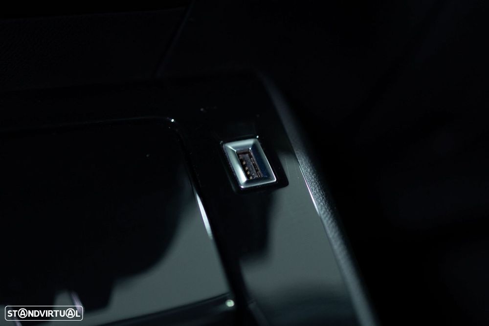 Peugeot e-2008 50 kWh Allure - 23