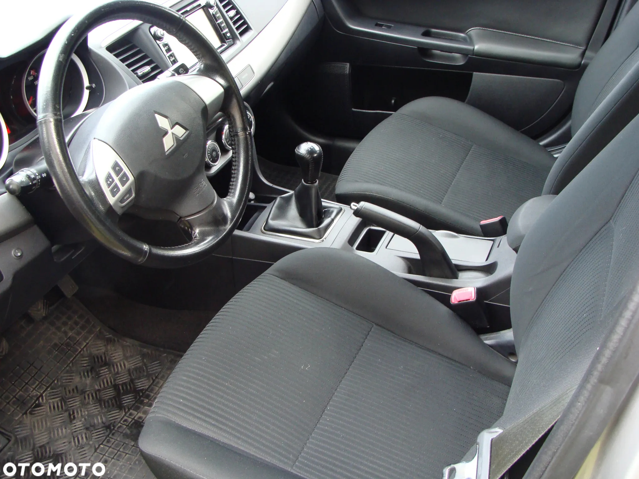 Mitsubishi Lancer 1.6 Invite - 5