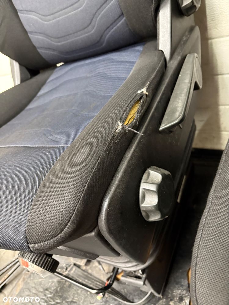 Komplet foteli Iveco Daily 2019- pneumatyczny ławka - 3