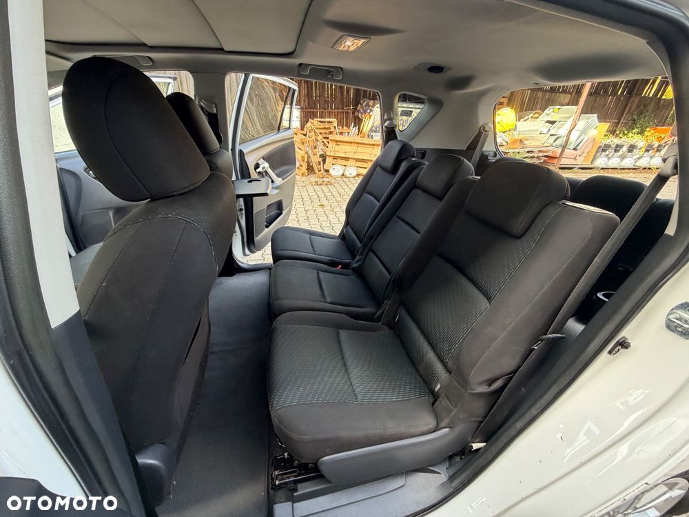 Toyota Corolla Verso 2.0 D-4D Prestige 7os - 16