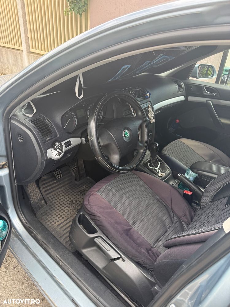 Skoda Octavia 1.6 Ambiente - 5