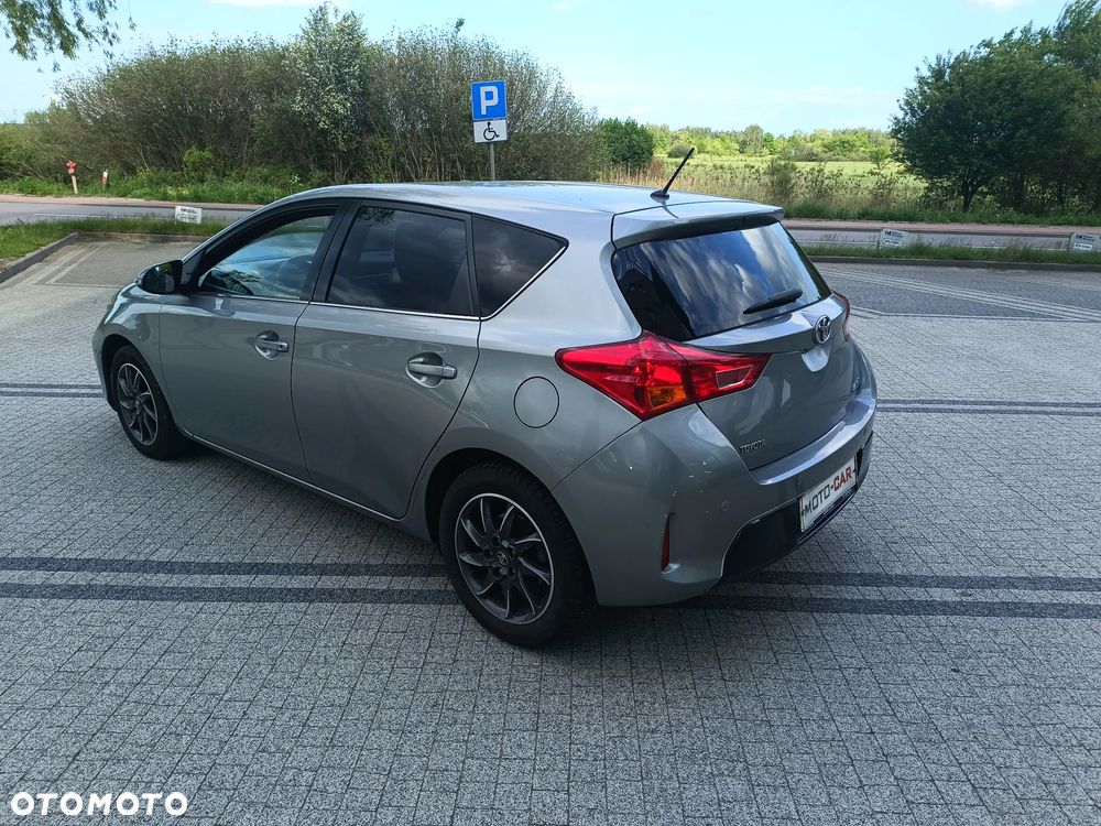 Toyota Auris 1.6 Valvematic Executive - 4