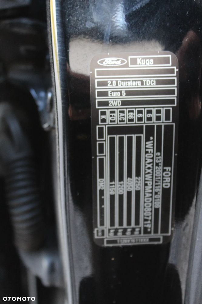 Ford Kuga 2.0 TDCi 2x4 Titanium - 27