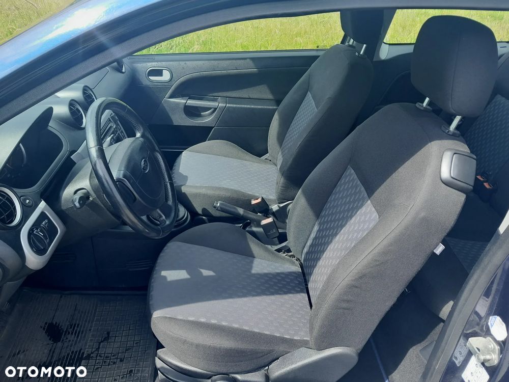 Ford Fiesta - 12