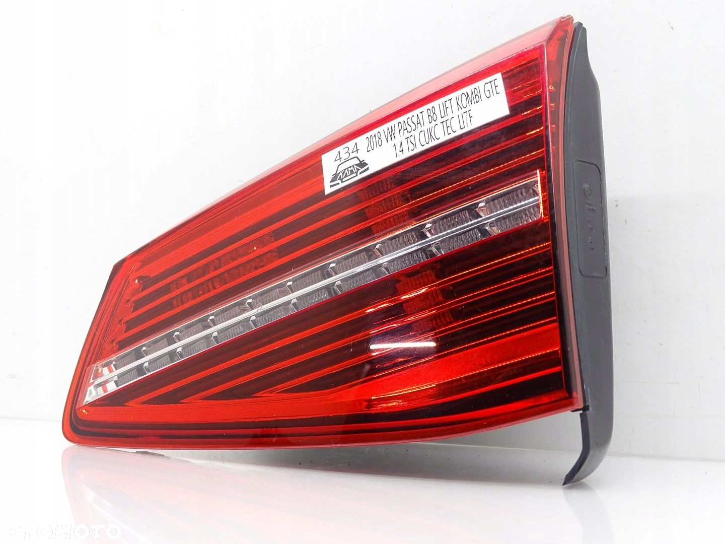 LAMPA LED PRAWY TYŁ PRAWA TYLNA W KLAPĘ KLAPY VW PASSAT B8 3G 3G9945308D - 2