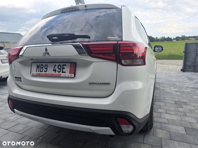Mitsubishi Outlander 2.0 Intense + Navi 4WD CVT - 14