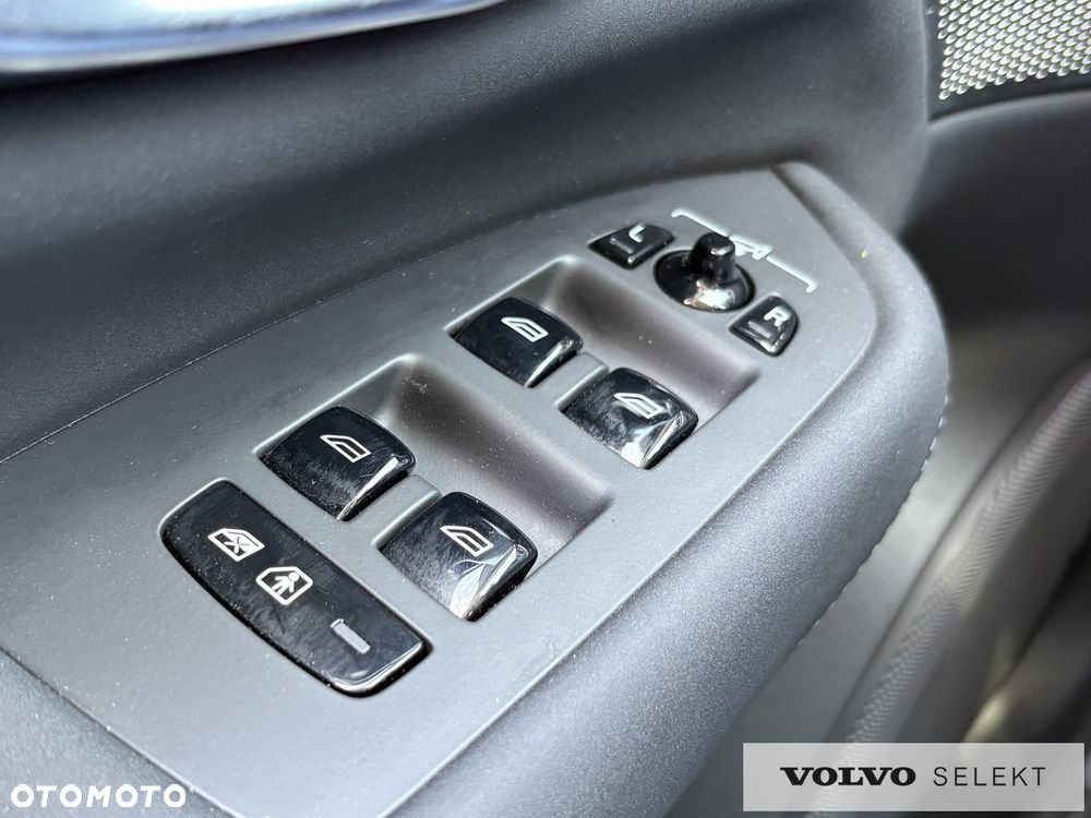 Volvo XC 90 - 25