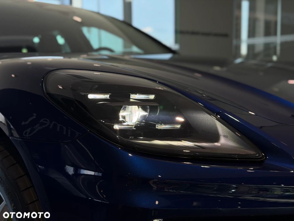 Porsche Panamera 4 E-Hybrid PHEV - 11