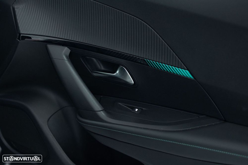 Peugeot 2008 1.2 PureTech Allure EAT8 - 20