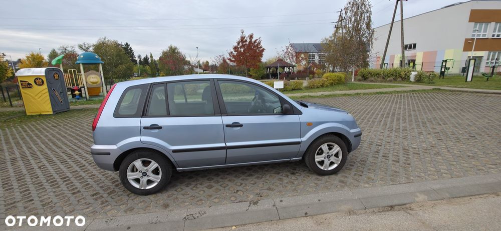 Ford Fusion - 9