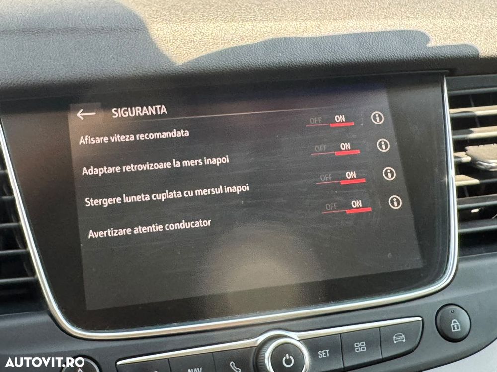 Opel Grandland X 1.6 START/STOP Ultimate Aut. - 25