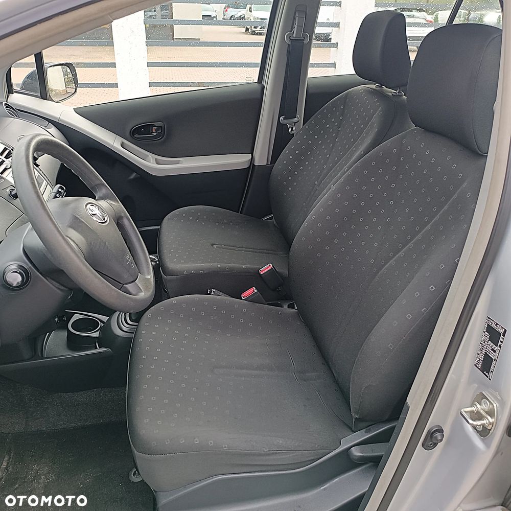 Toyota Yaris - 16