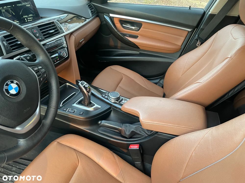 BMW Seria 3 330d xDrive Sport-Aut Luxury Line - 19