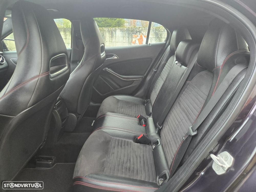 Mercedes-Benz GLA 180 d AMG Line - 12