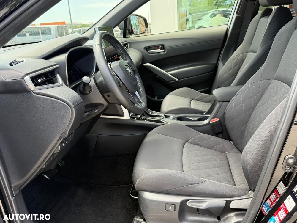 Toyota Corolla Cross - 15
