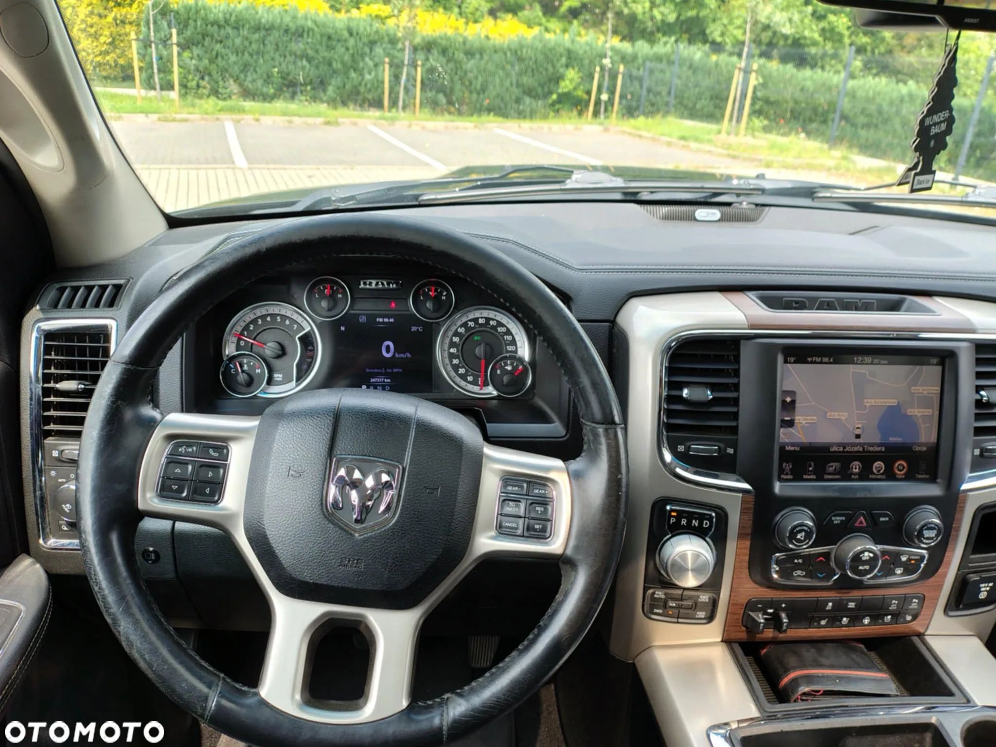 RAM 1500 Crew Cab Laramie - 4