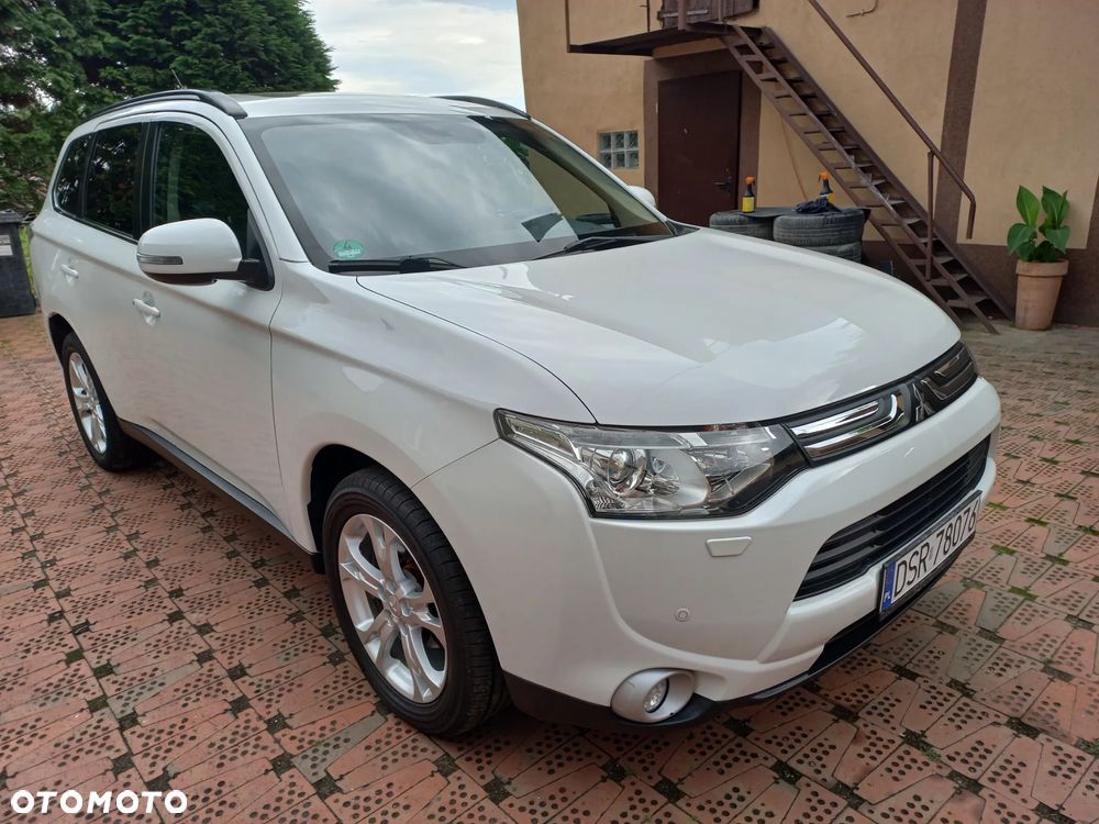 Mitsubishi Outlander 2.2 DI-D 4WD Automatik Diamant Edition - 3