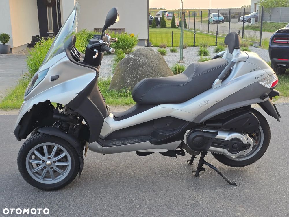 Piaggio MP-3 - 11