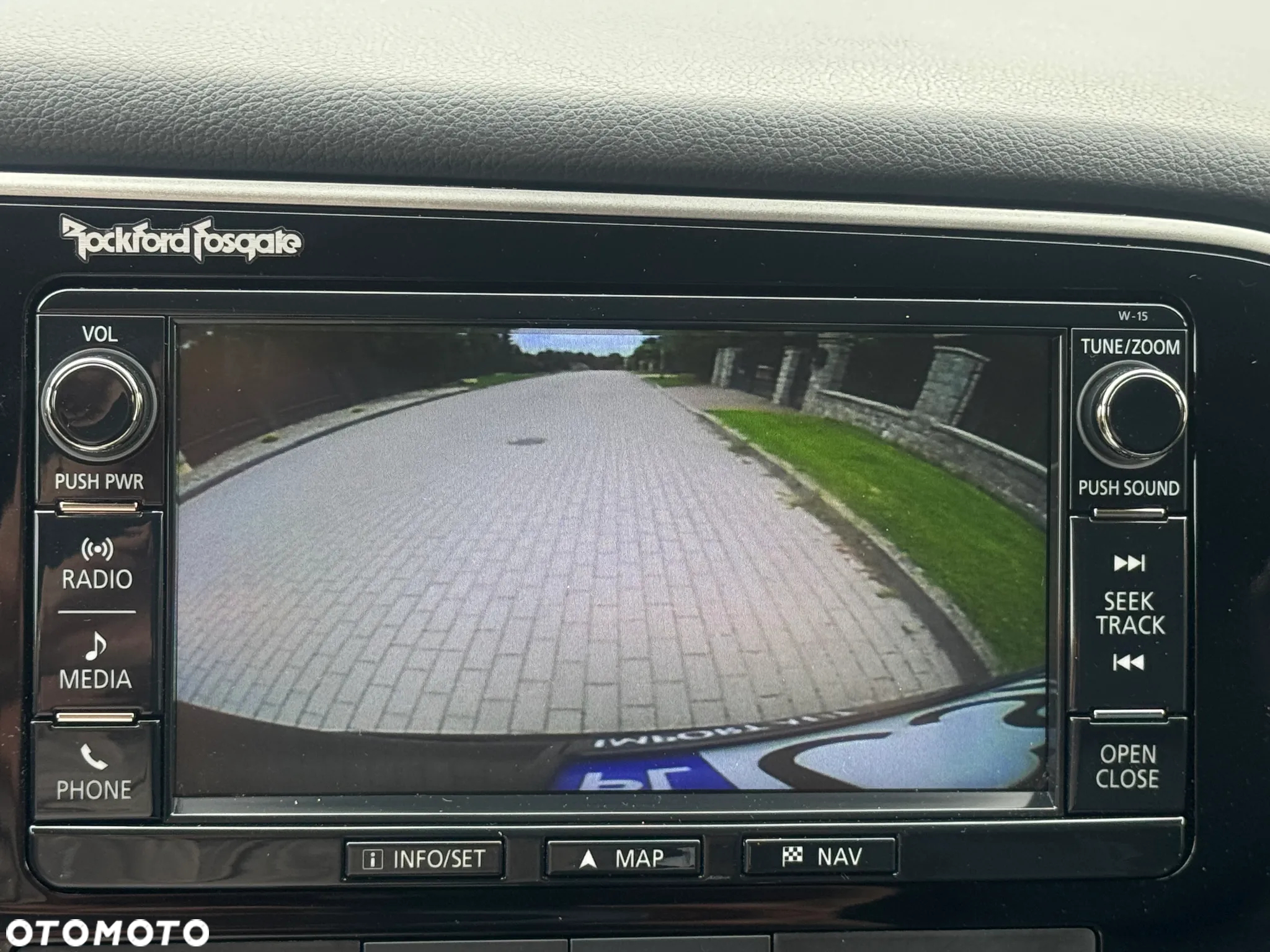 Mitsubishi Outlander PHEV Instyle NAVI + - 17