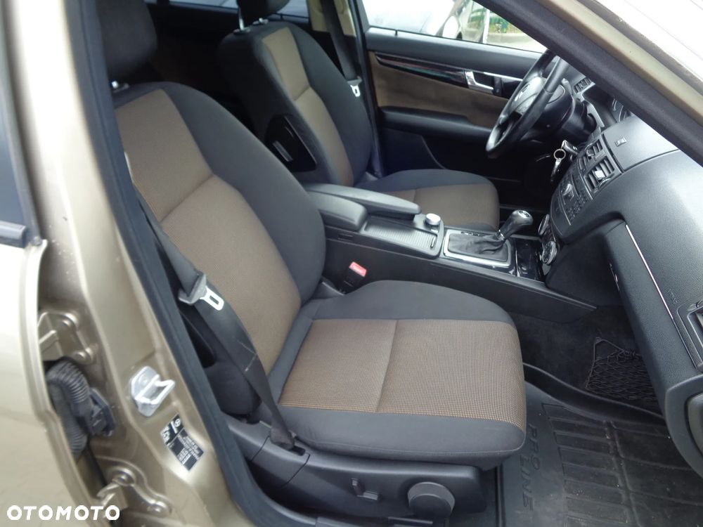 Mercedes-Benz Klasa C 200 CDI DPF Automatik Elegance - 17
