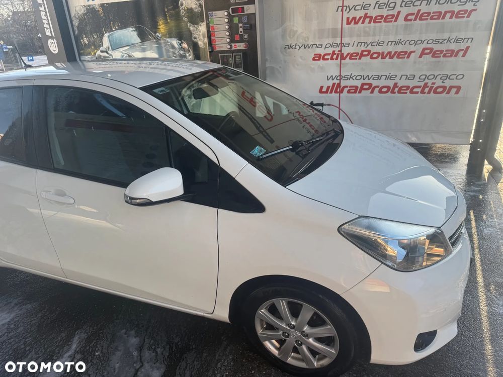 Toyota Yaris 1.0 Premium - 2