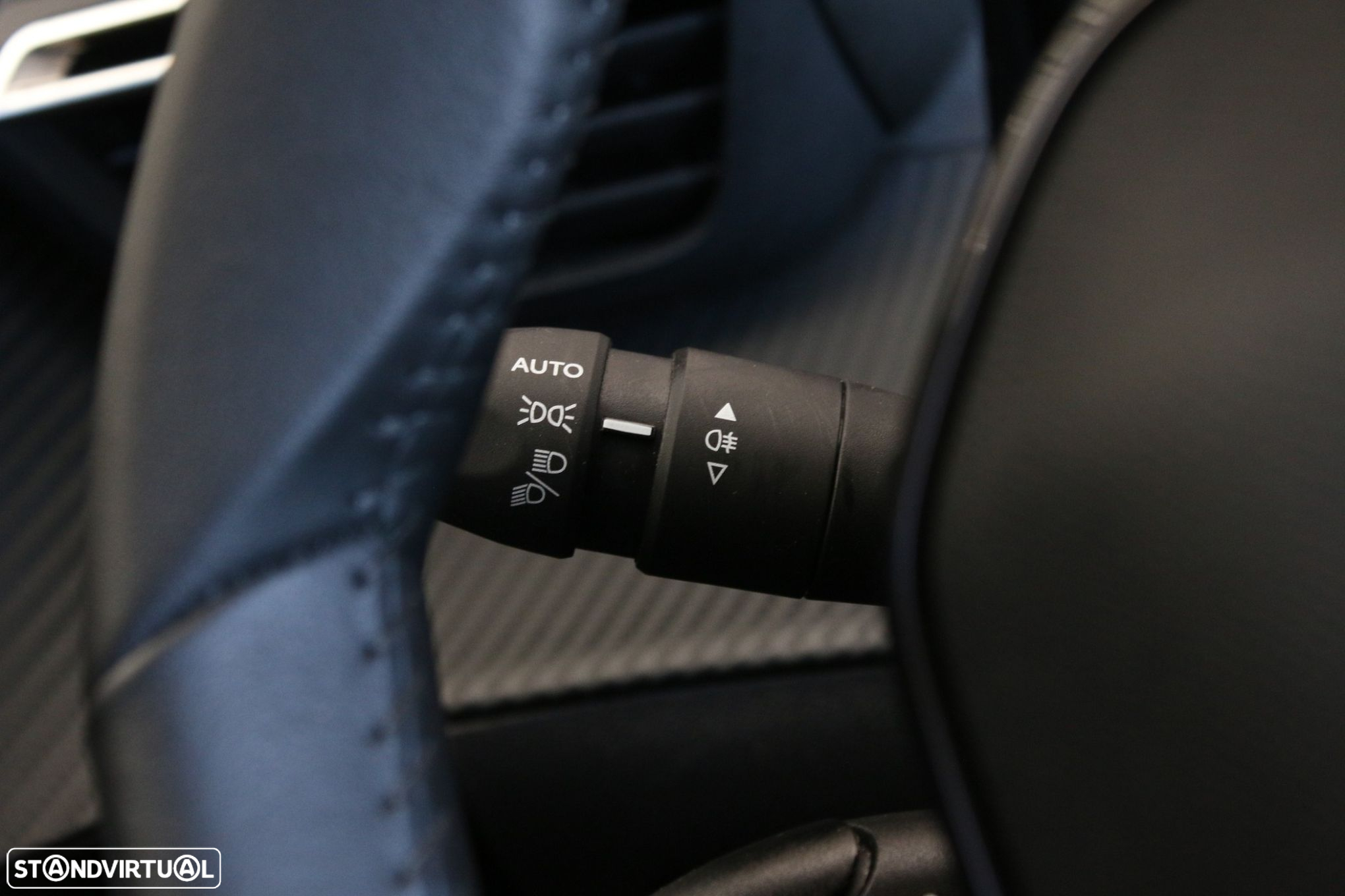 Peugeot 2008 1.2 PureTech Allure - 22