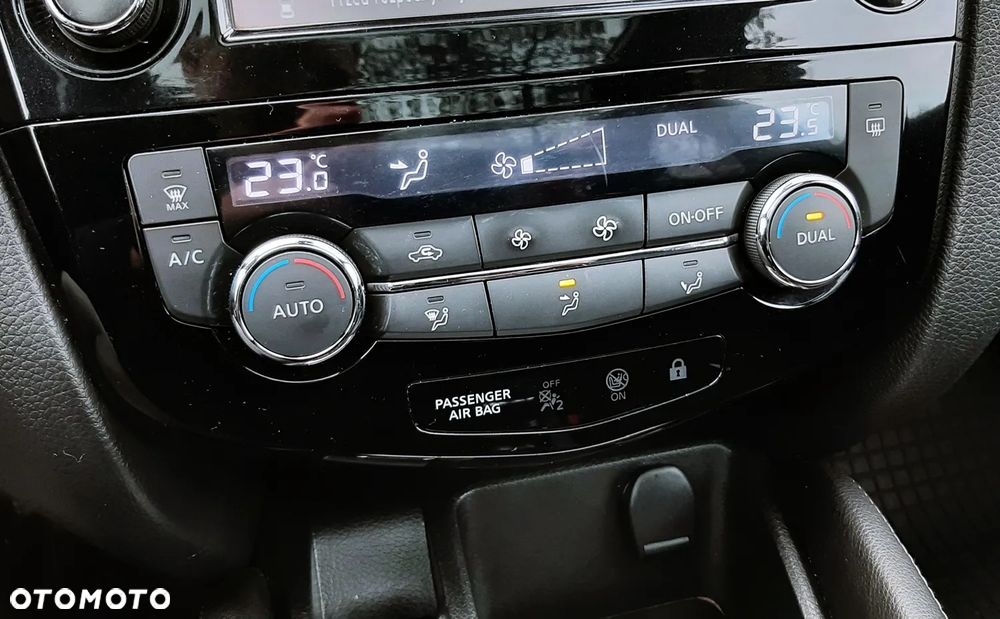 Nissan Qashqai 1.6 DIG-T N-Connecta - 34