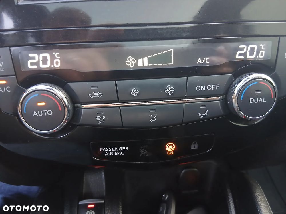 Nissan Qashqai 1.3 DIG-T N-Connecta - 23