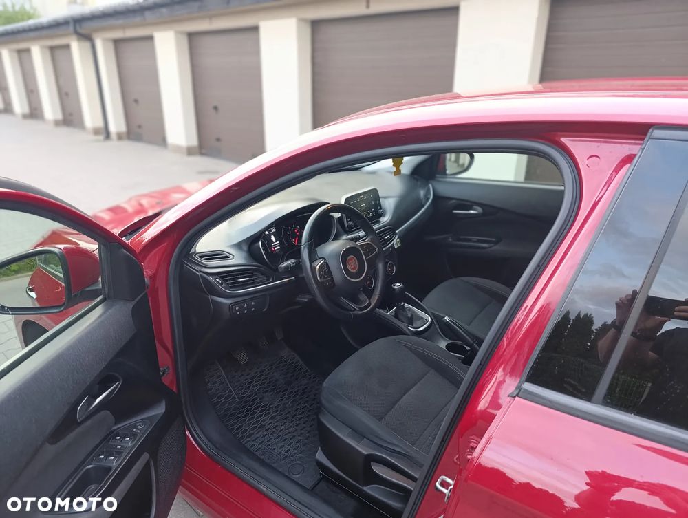 Fiat Tipo 1.4 16v Lounge EU6d - 9