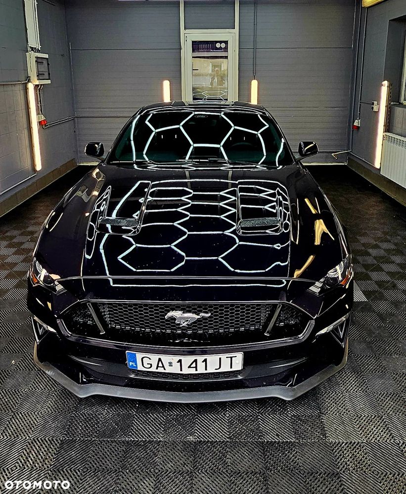 Ford Mustang - 1