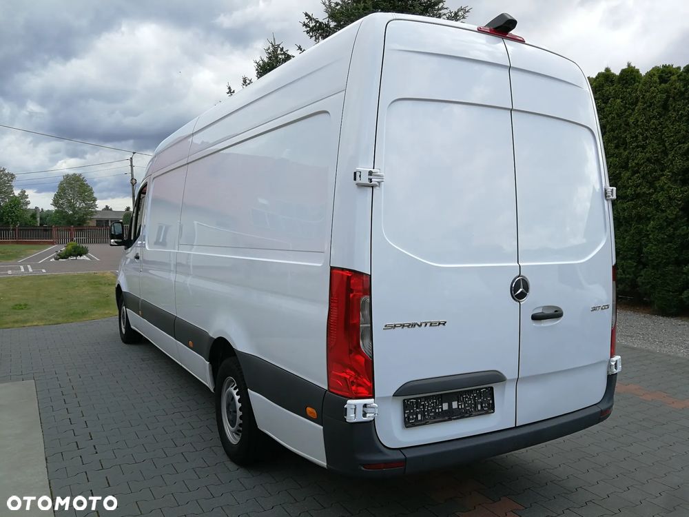 Mercedes-Benz Sprinter - 5