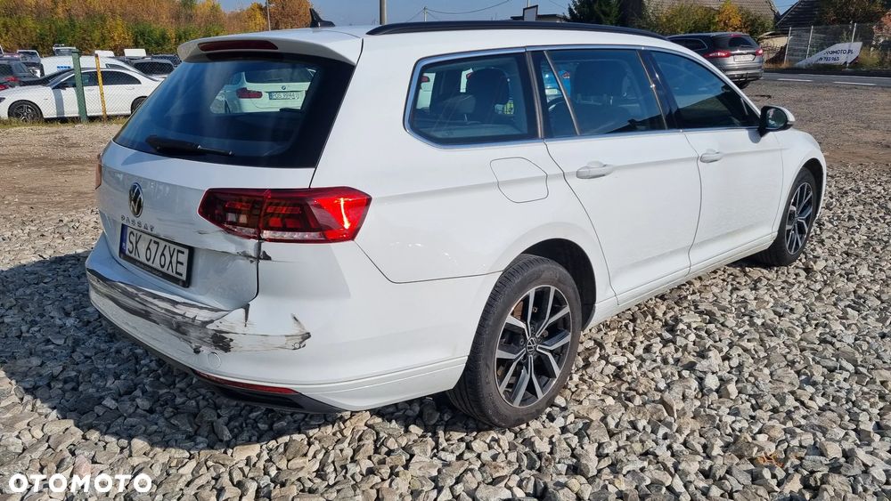 Volkswagen Passat - 4