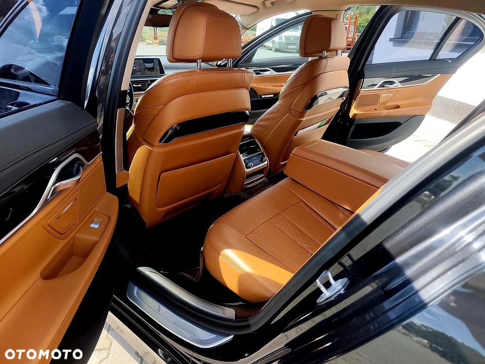 BMW Seria 7 740d xDrive - 9
