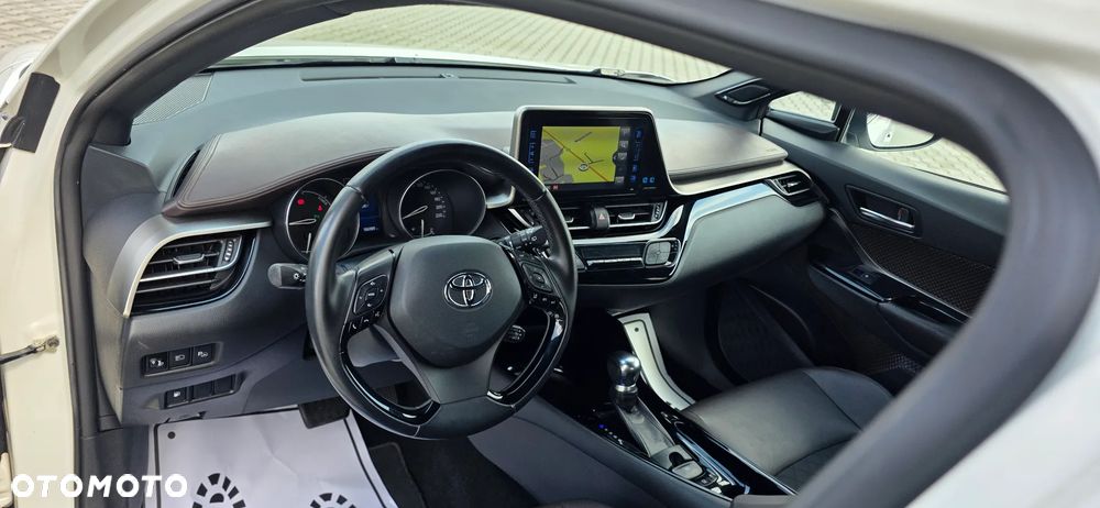 Toyota C-HR 1.8 Hybrid Neon Lime powered by JBL - 13