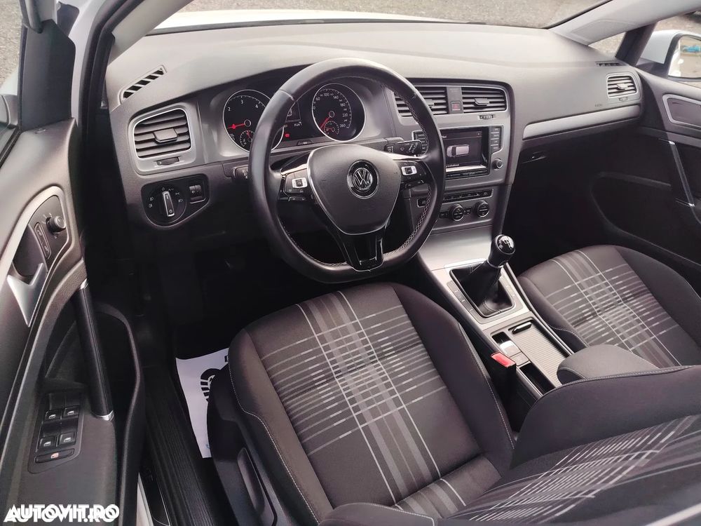 Volkswagen Golf 1.6 TDI BlueMotion Technology Lounge - 7