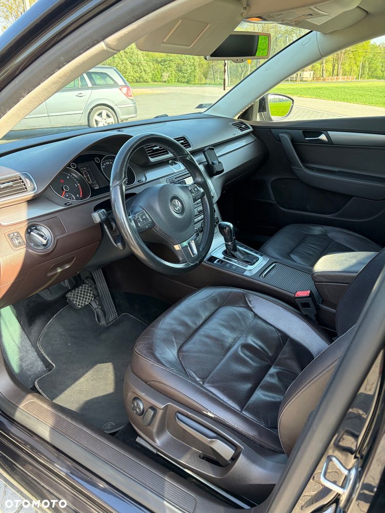Volkswagen Passat 2.0 TDI 4Mot Highline DSG - 11