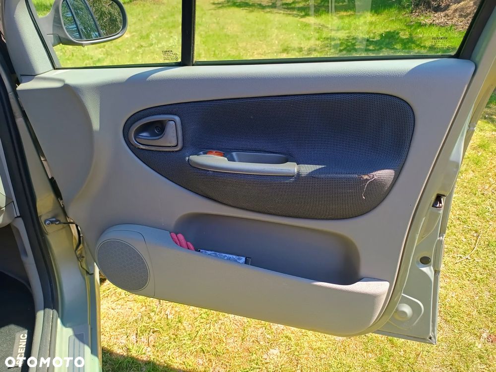 Renault Scenic 1.6 16V EXpression - 14