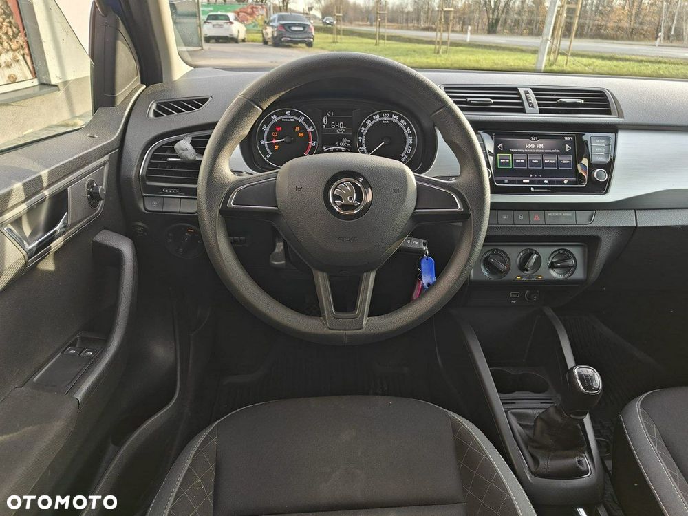 Skoda Fabia - 10