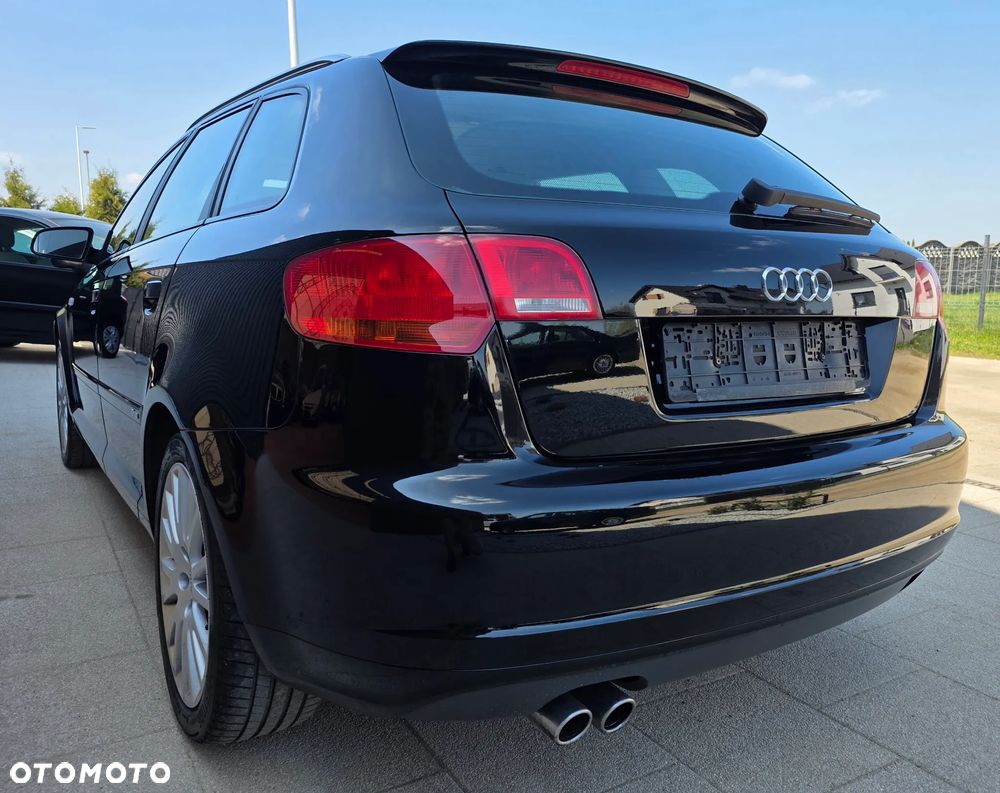 Audi A3 Sportback 1.6 FSI Attraction - 8
