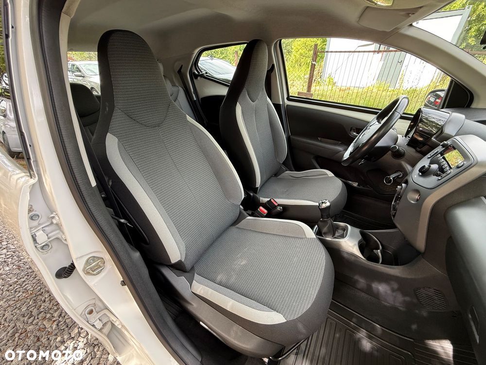 Toyota Aygo x-business - 27