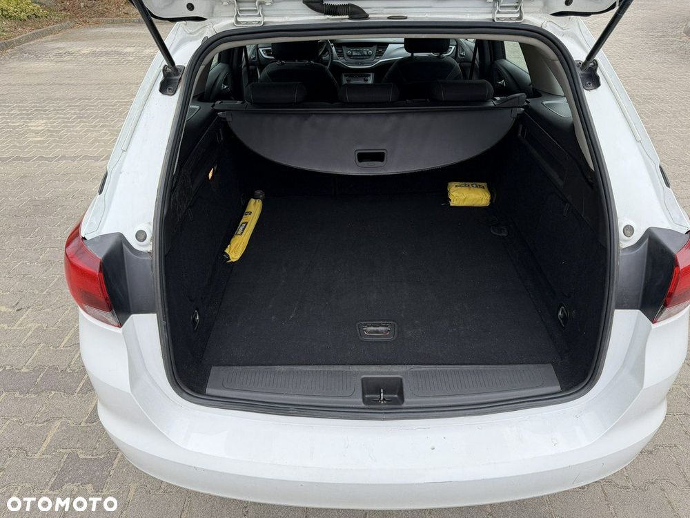 Opel Astra 1.6 CDTI Essentia - 21