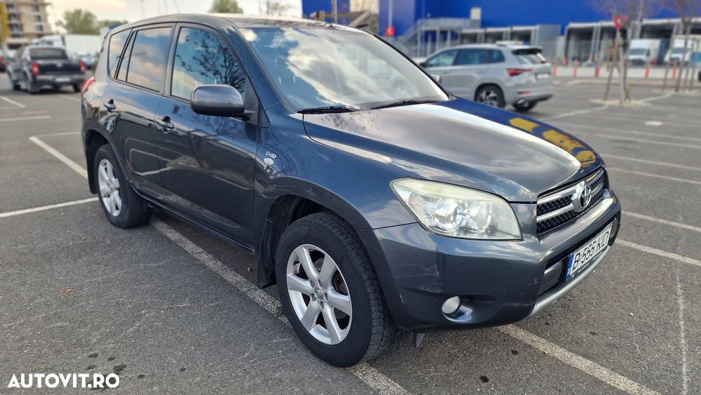 Toyota RAV4 2.2 D-4D Luxury - 2