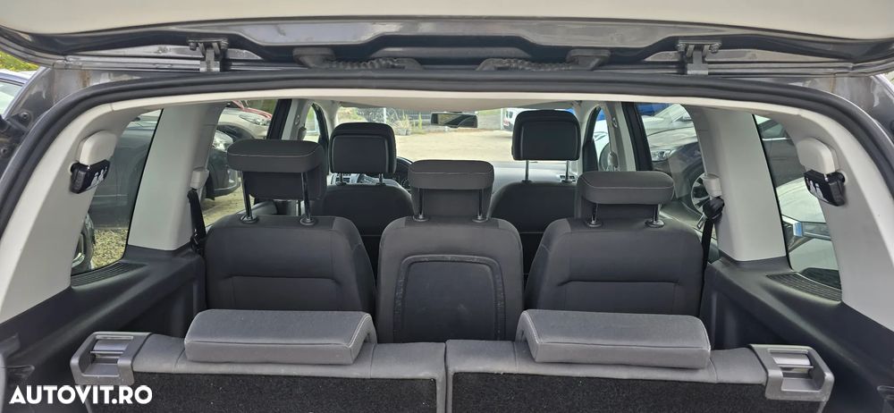 Volkswagen Touran - 7