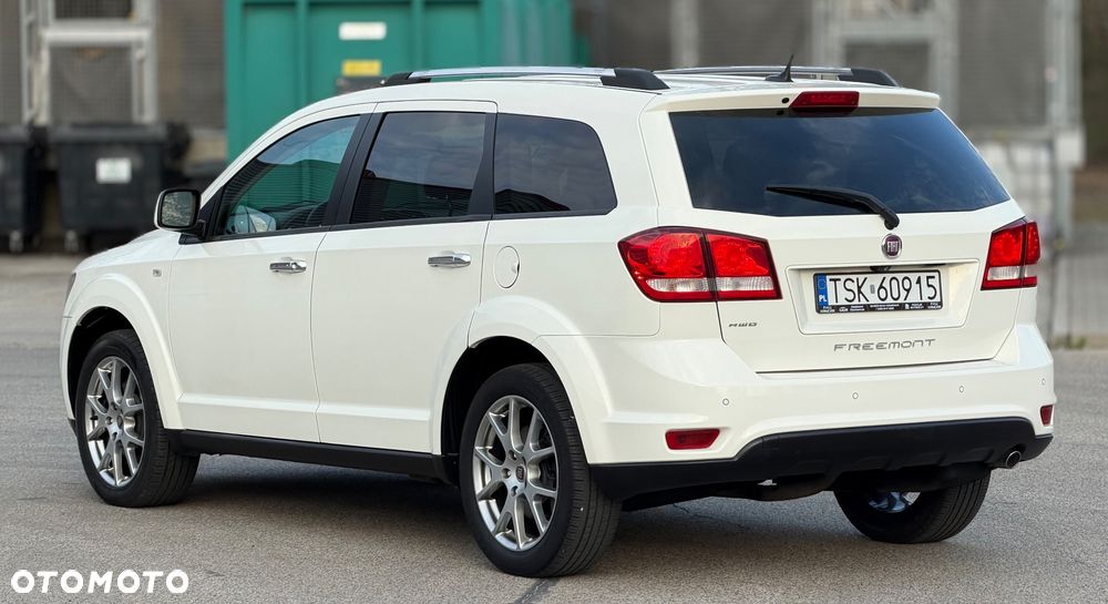 Fiat Freemont 2.0 Multijet 16V DPF Automatik Allrad Lounge - 2